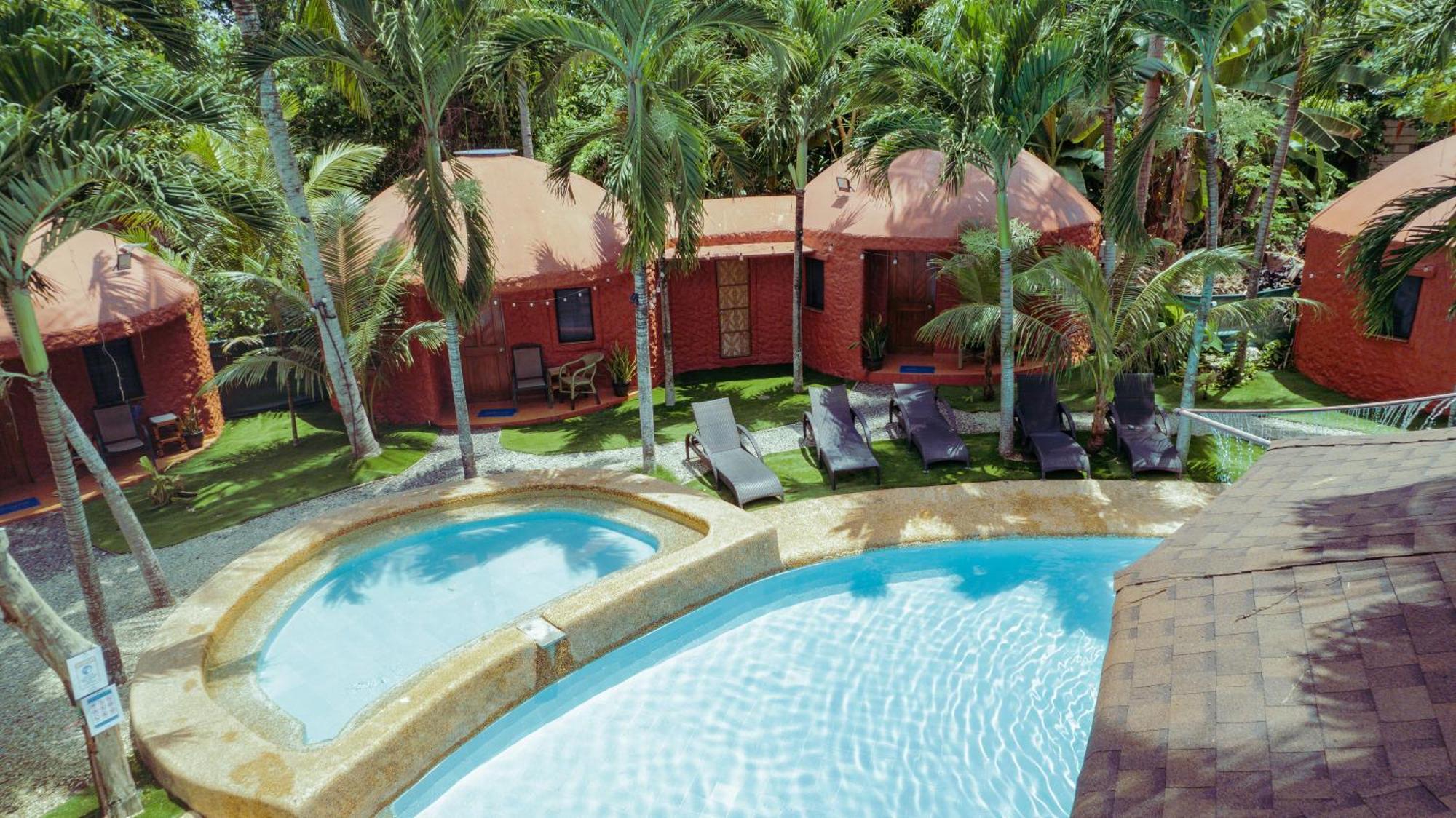 Resort Chocolate Hills 3*